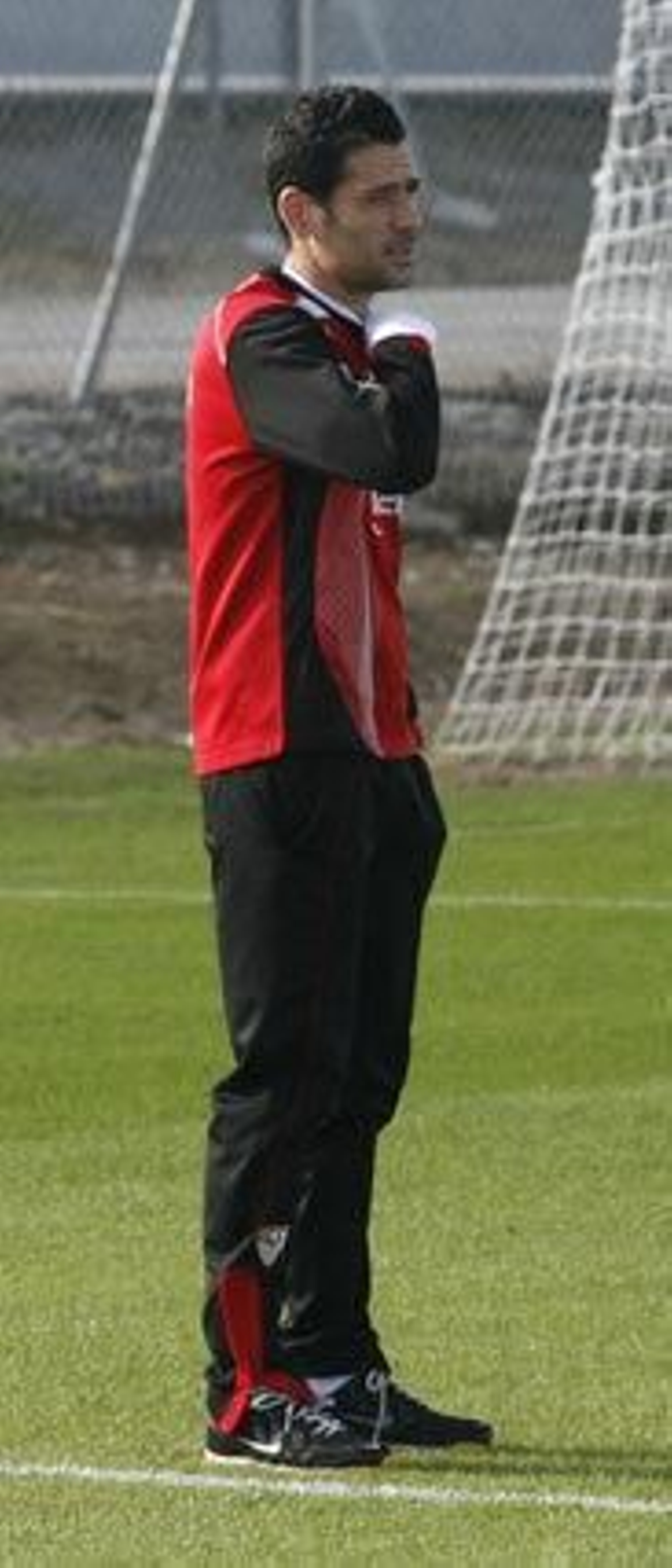 Palop,portero Edad: 31 años Temp. en el club: 7ª Goles en 10-11: -30 Contrato hasta: 2013