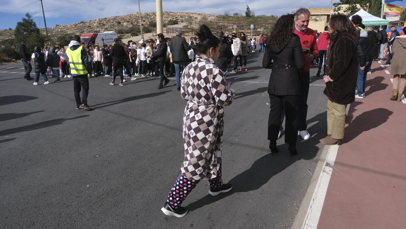 Imágenes de la carrera infantil contra el cáncer en el CEIP Francisco de Goya