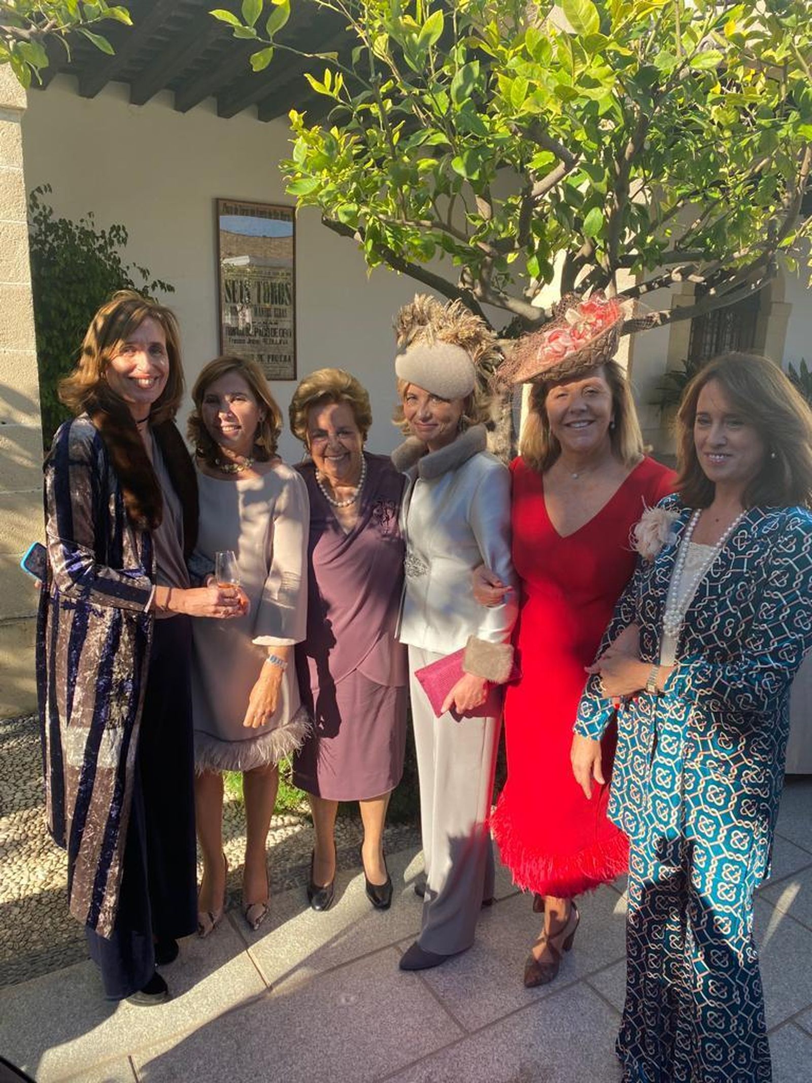 Pilar del Cuvillo, María Corral, Mercedes Pemán, Mónica Aguirre, Blanca Pemán y Ainhoa Boville.