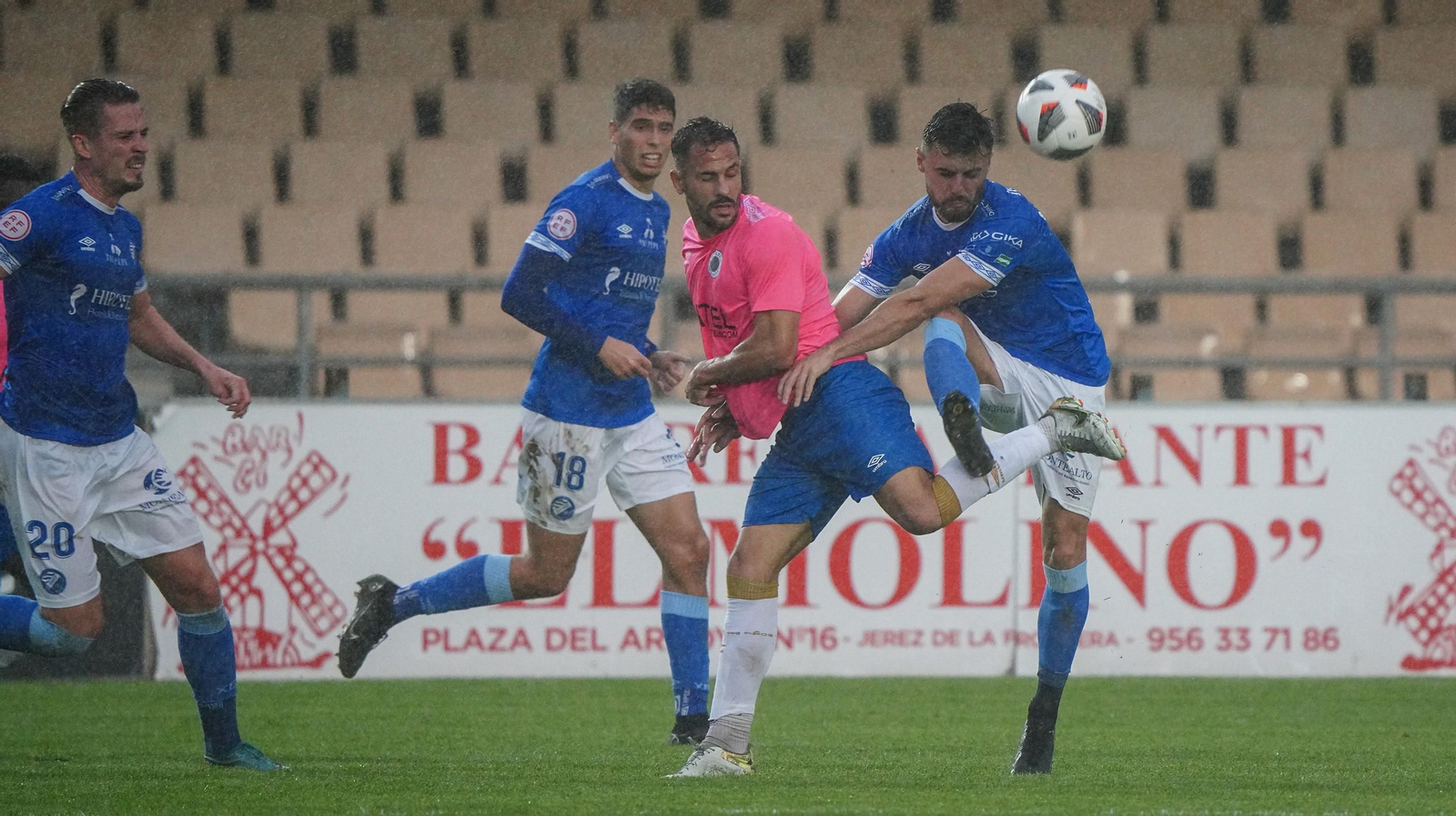 Victoria del Xerez DFC ante el Vélez Cf (2-0)