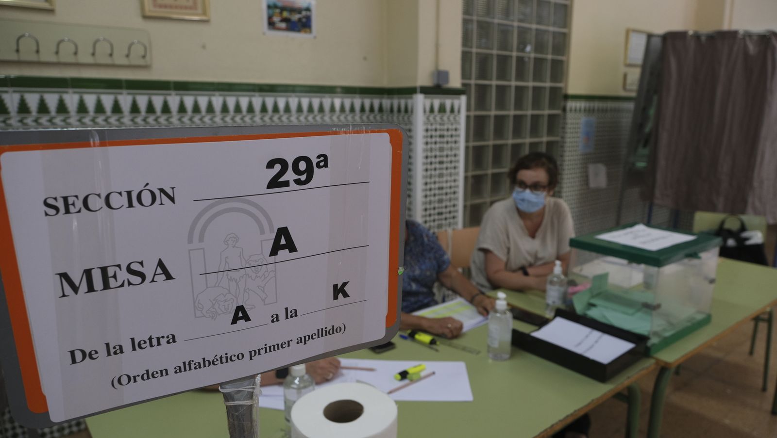 Imágenes de la votaciones en Almería al parlamento andaluz