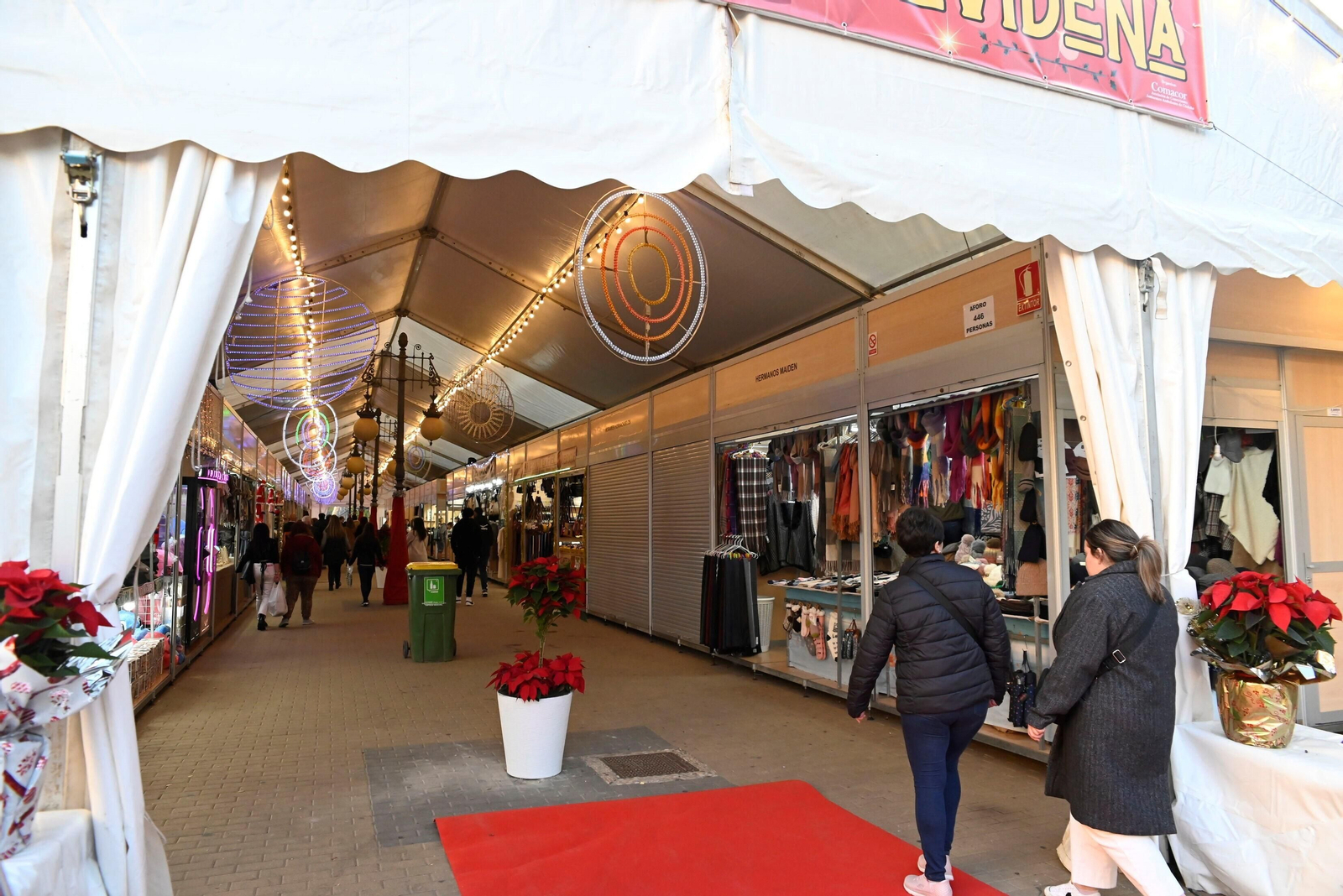 La inauguración de la carpa navideña de Comacor en el Paseo de la Victoria, en imágenes