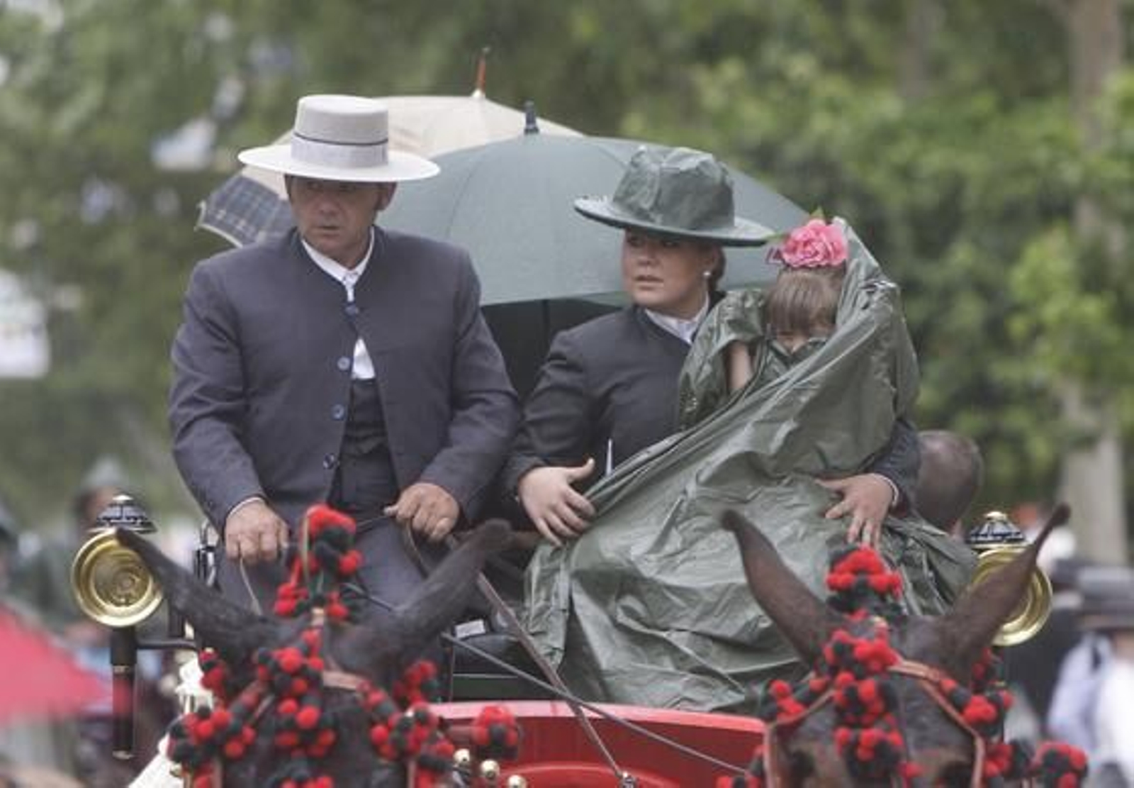 La lluvia no impidió la fiesta el Miércoles de Feria.

Foto: José Ángel García