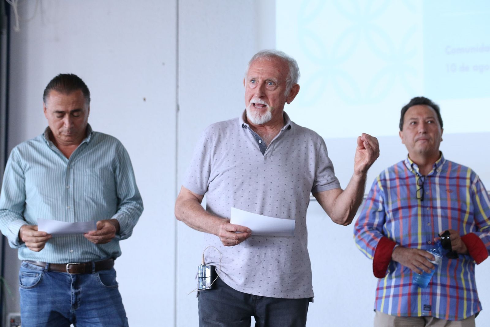 La Mesa del Agua se concentra contra la rebaja en el suministro de agua desde la desaladora de Carboneras