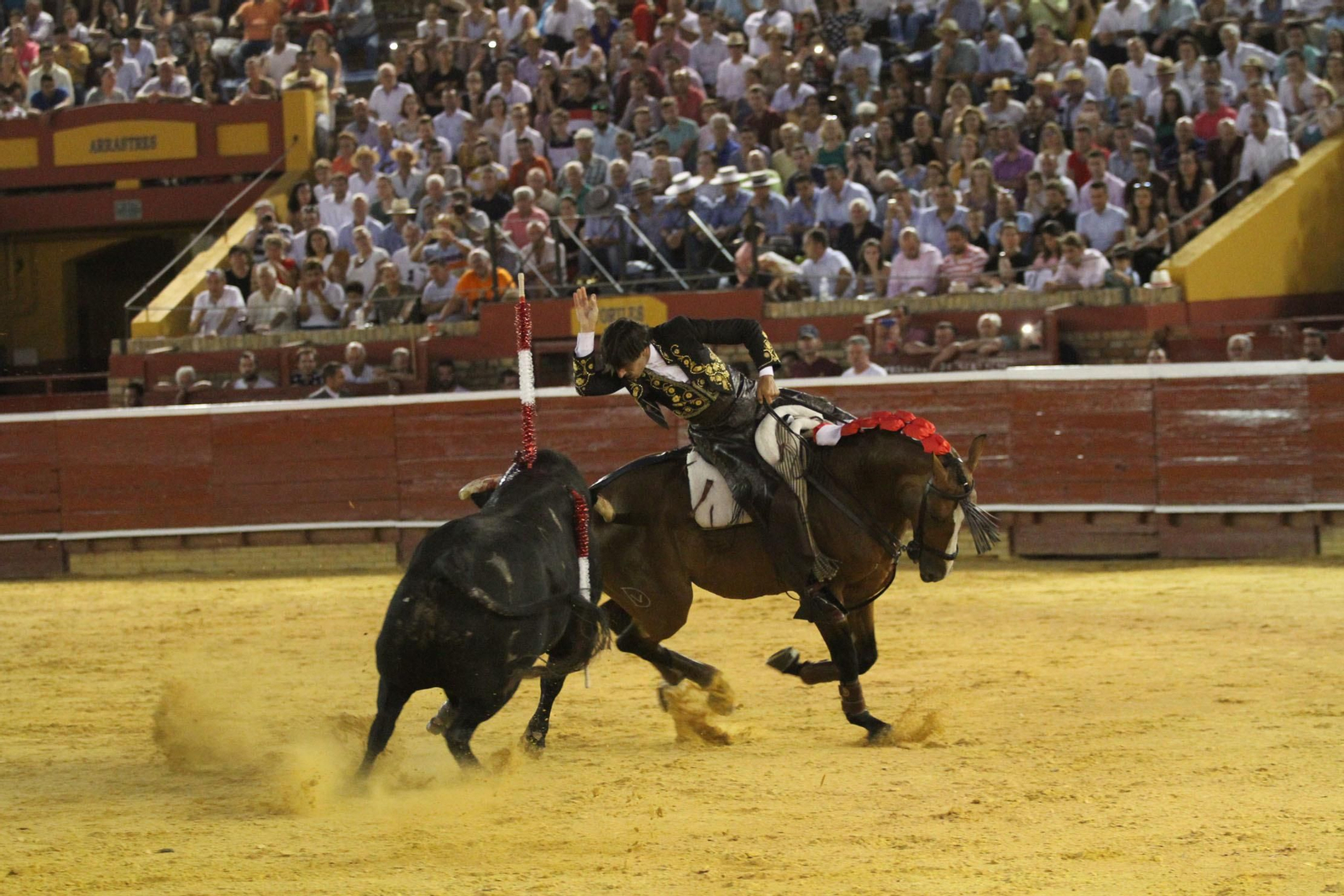 Festejo de Rejones en el coso de La Merced por Colombinas.