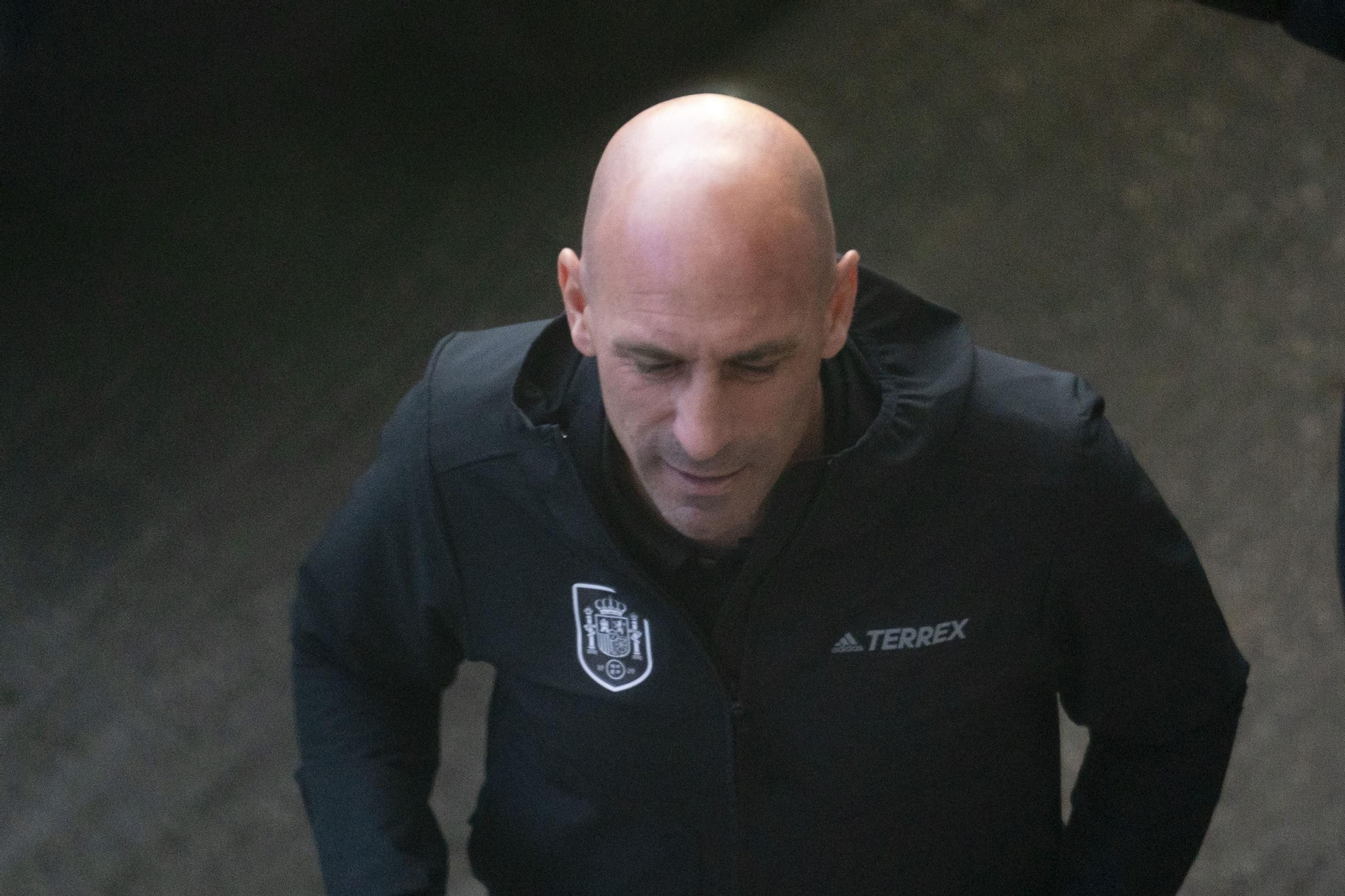 La fotos de la llegada de una selección fracasada