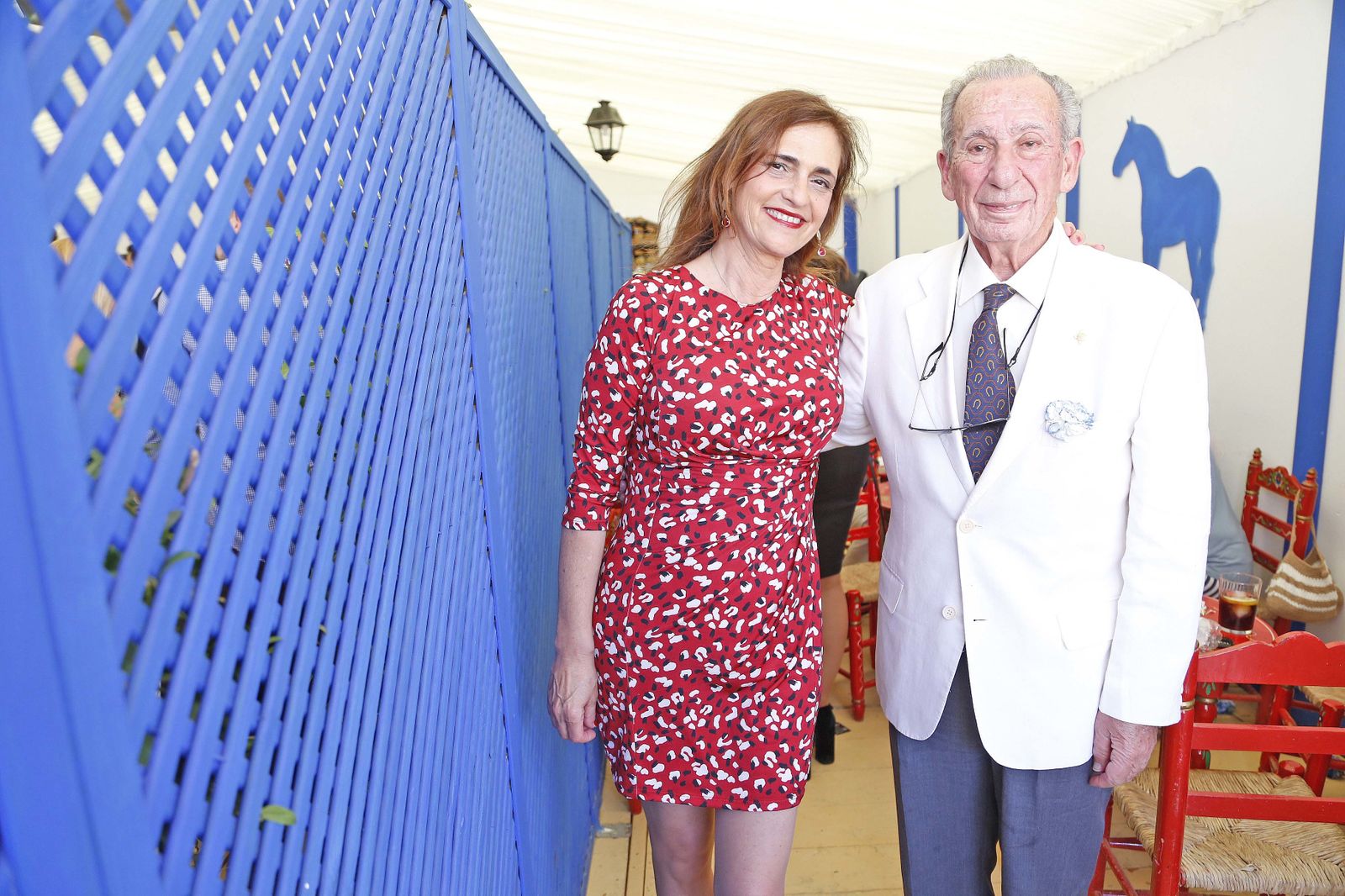 Rosa Joly y el doctor Carmelo Delfín, en la caseta de Diario de Jerez.