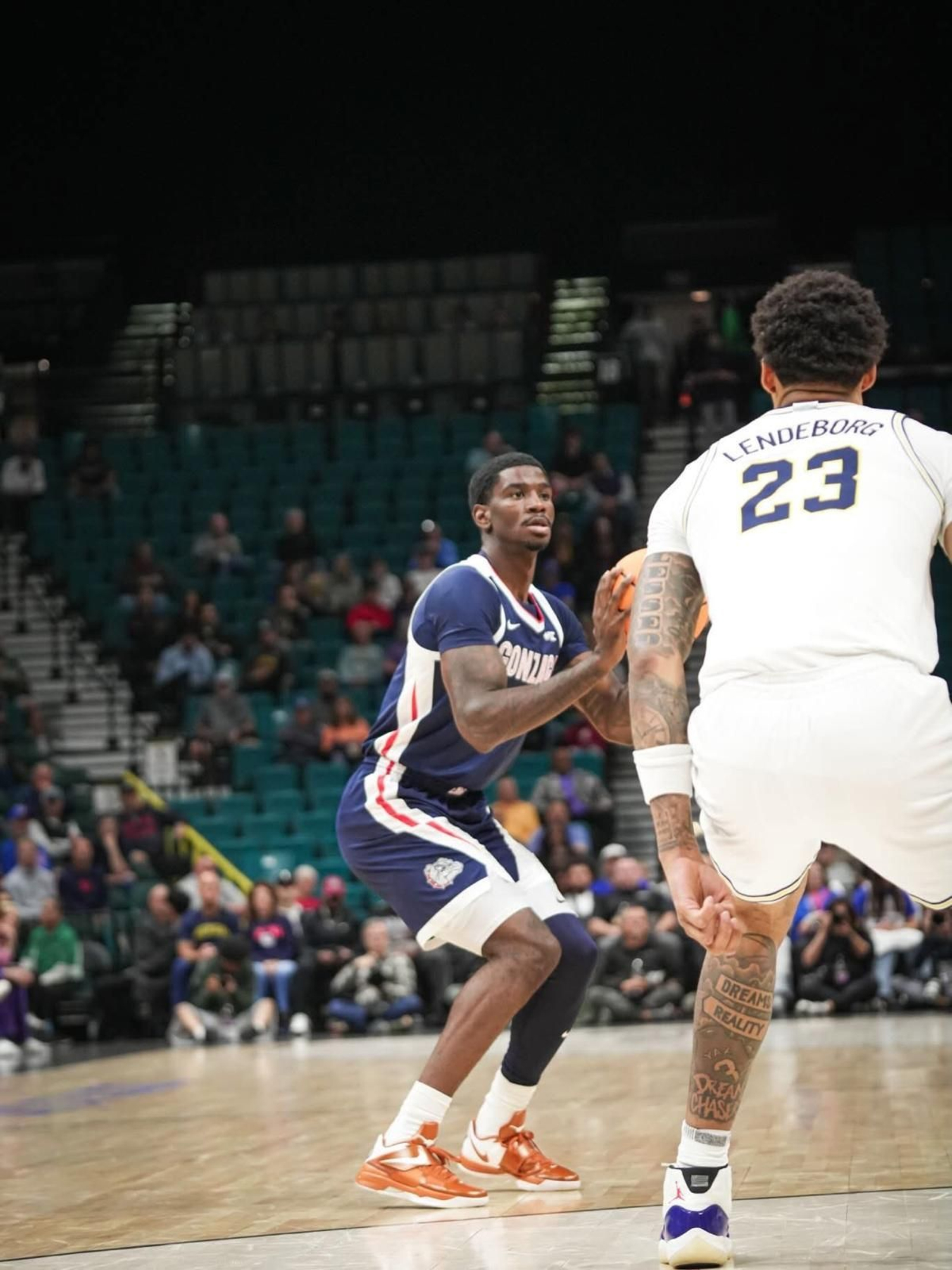Álvaro Folgueiras y Mario Saint-Supéry, cara y cruz en la jornada NCAA