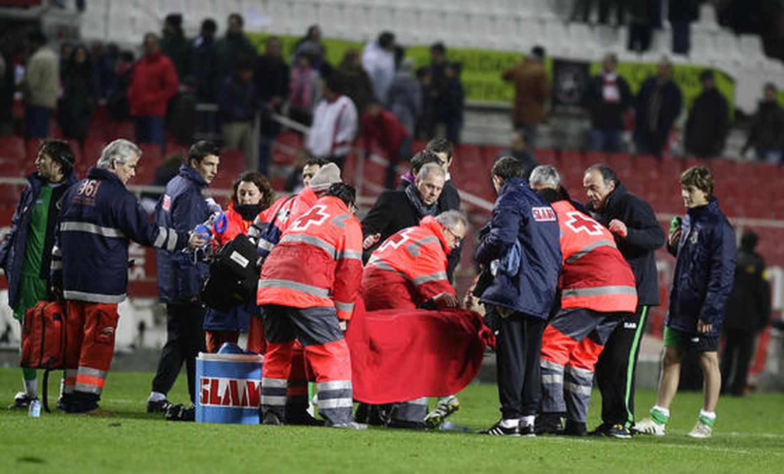 El Sevilla vuelve a ceder puntos en casa. / Antonio Pizarro