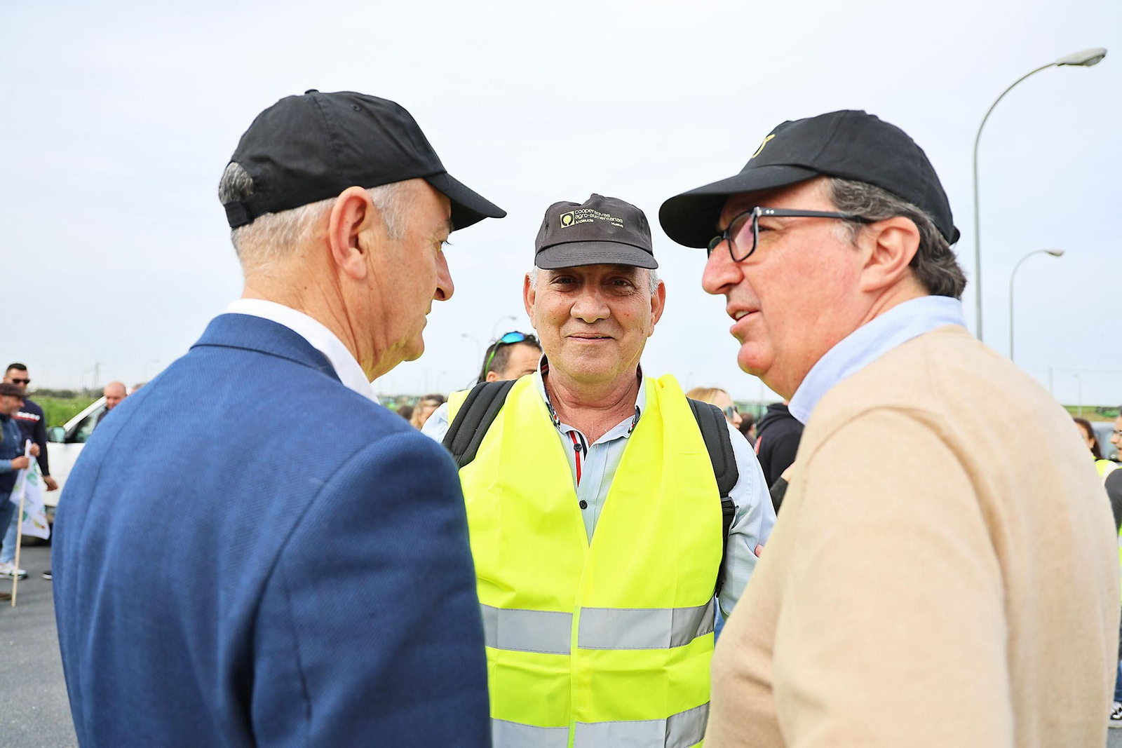 Imágenes de la multitudinaria tractorada de los agricultores en Huelva
