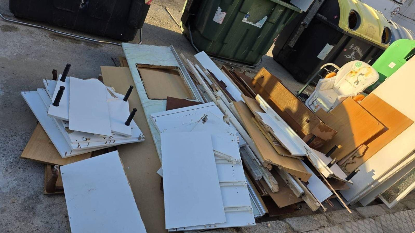 Residuos en la vía pública.