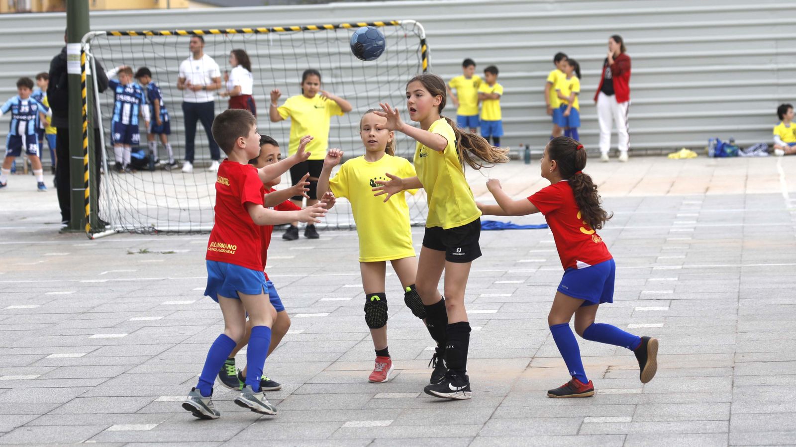 Las fotos de la jornada de balonmano calle