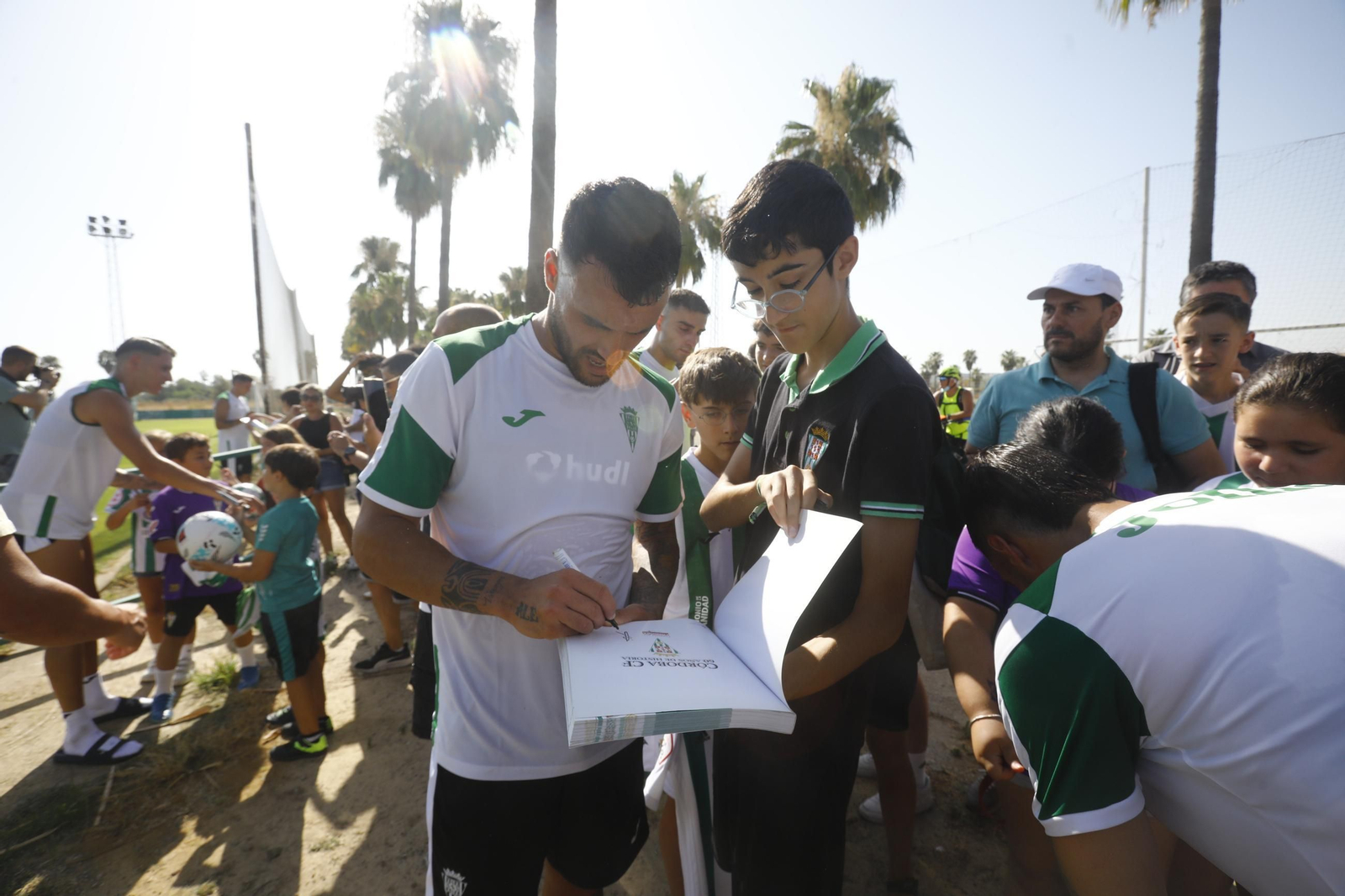 La ilusión puede con el calor en el primer entrenamiento del Córdoba CF