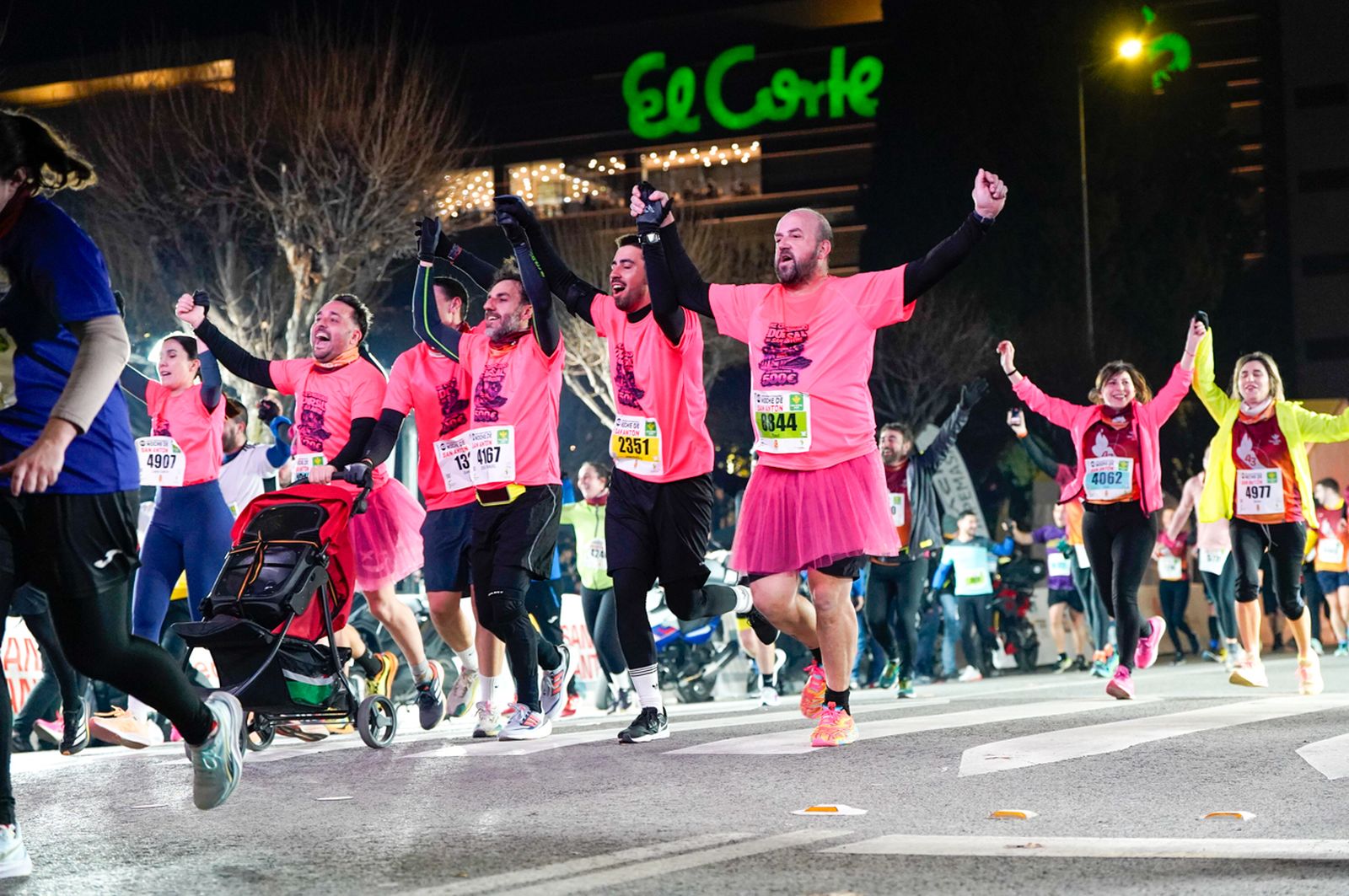 En imágenes: búscate en tu llegada a meta de la Carrera de San Antón 2026 (2)