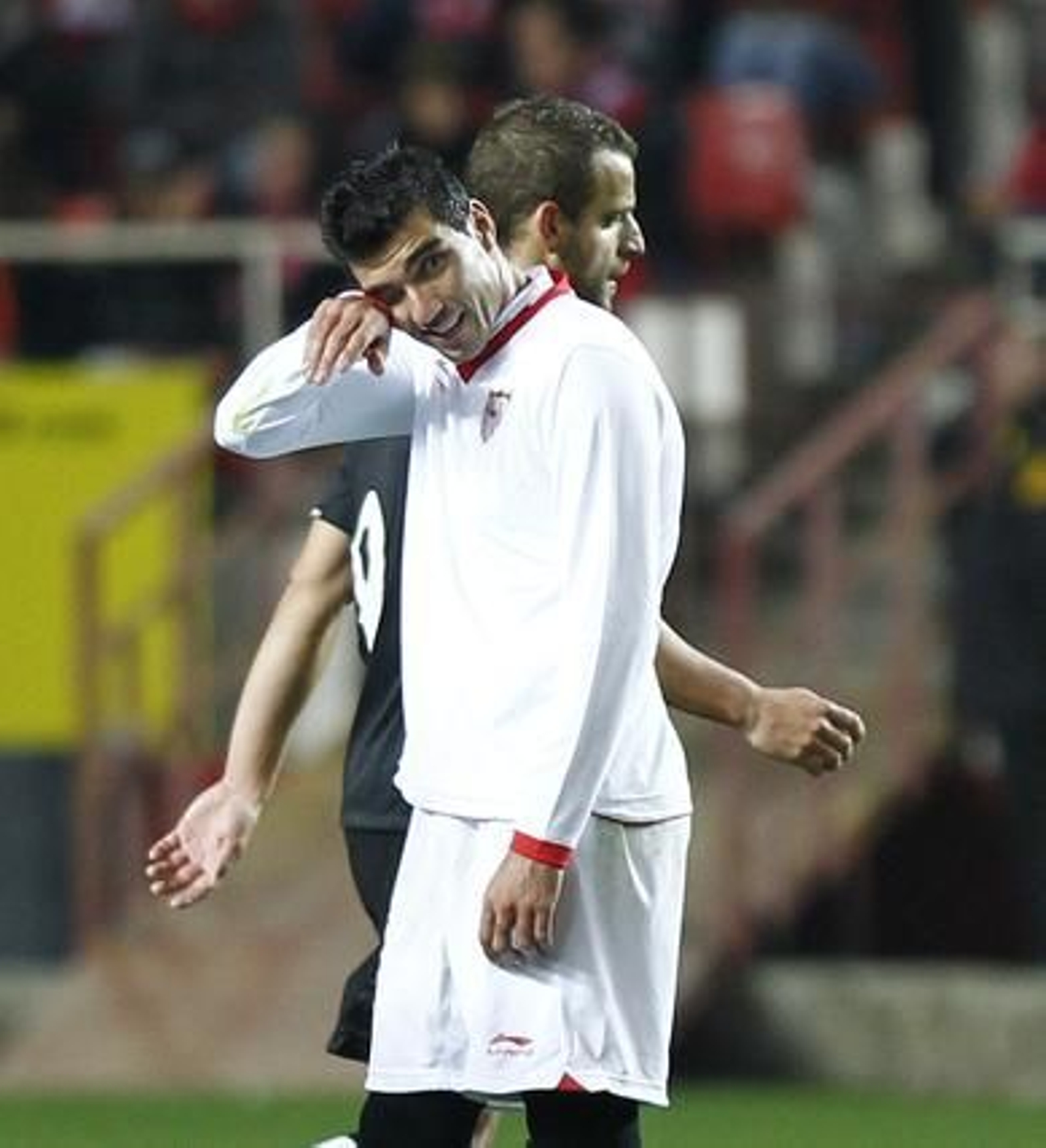 El Sevilla no puede remontar al Valencia en el Sánchez Pizjuán y queda eliminado de la Copa del Rey (2-1). / Antonio Pizarro
