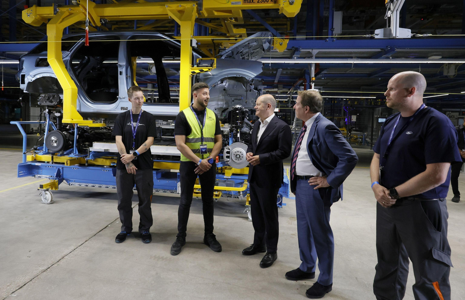 Visita del canciller alemán, Olaf Scholz, a la planta de Ford en Colonia.