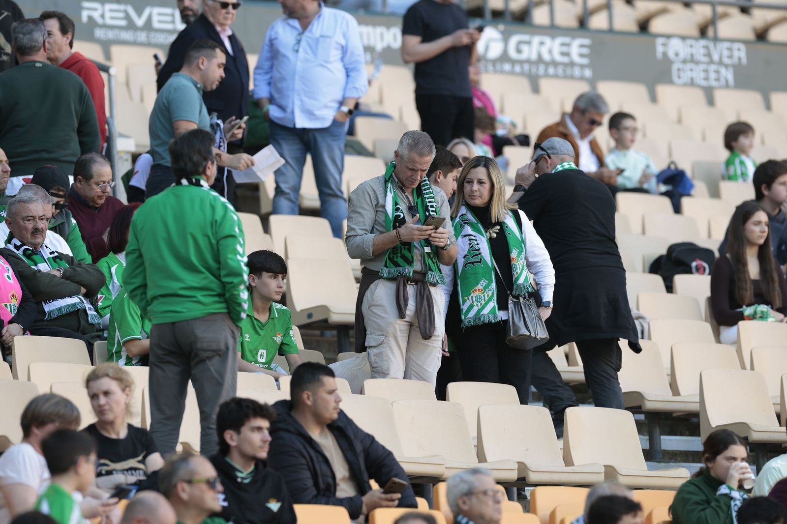 Búscate en las fotos del Betis - Rayo