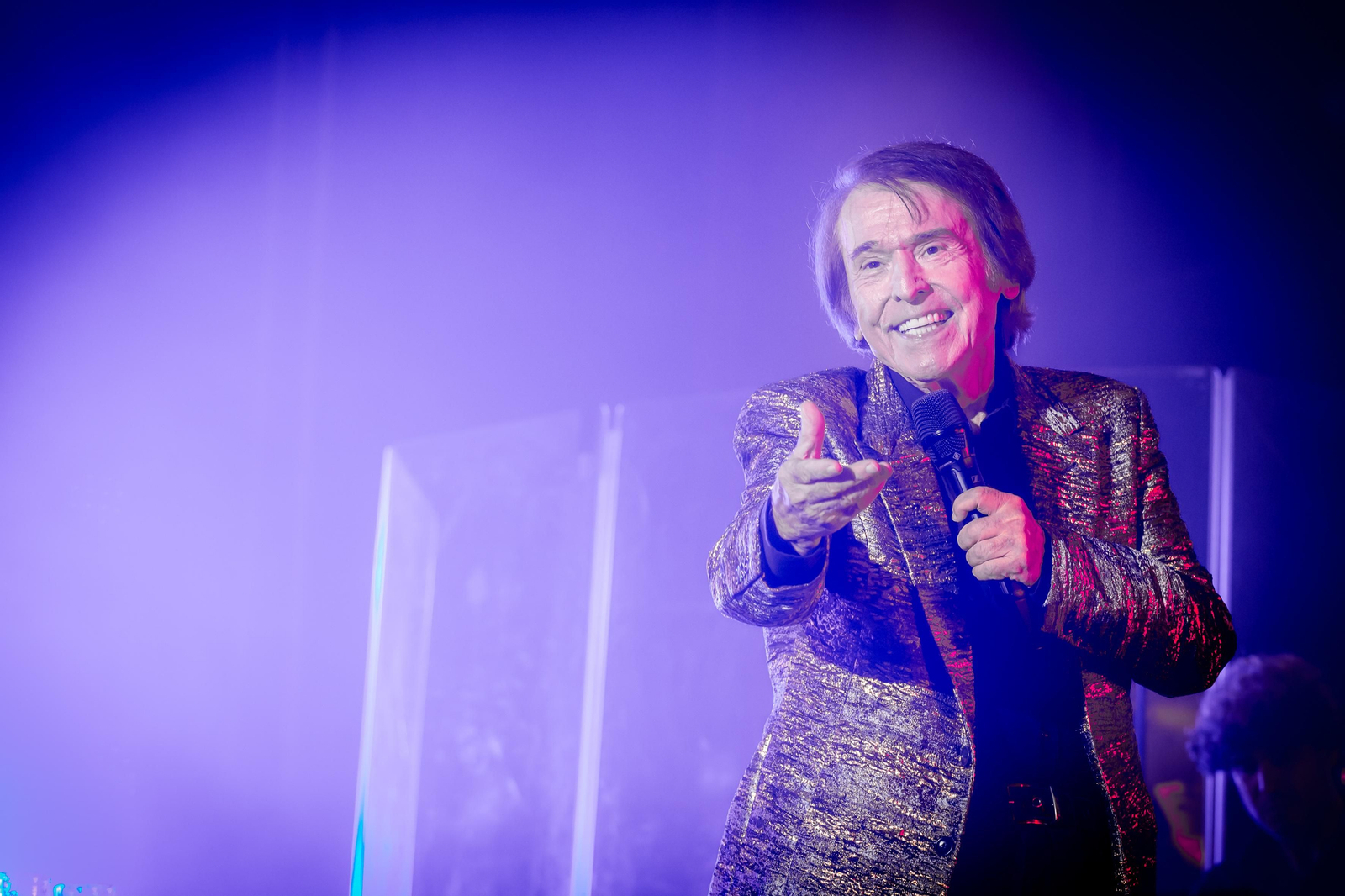 Imágenes de la actuación de Raphael en el Concert Music