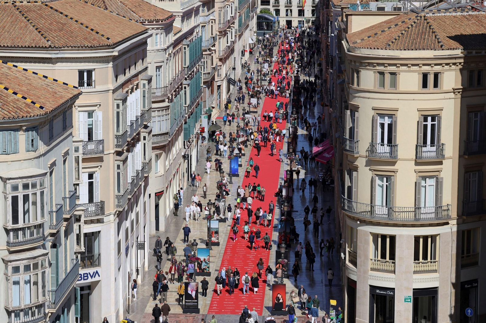 Vista de la calle Larios con la alfombra roja del Festival de Málaga. Vista de la calle Larios con la alfombra roja del Festival de Málaga.