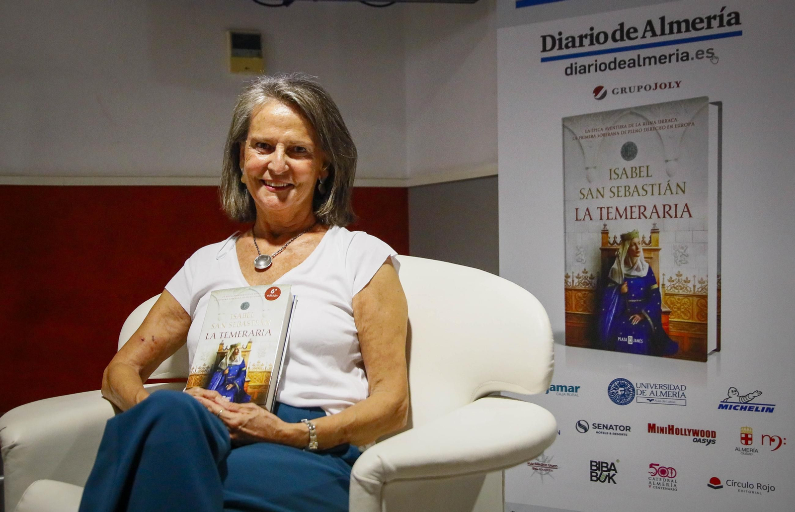 Las imágenes del diario de los libros con Isabel San Sebastián