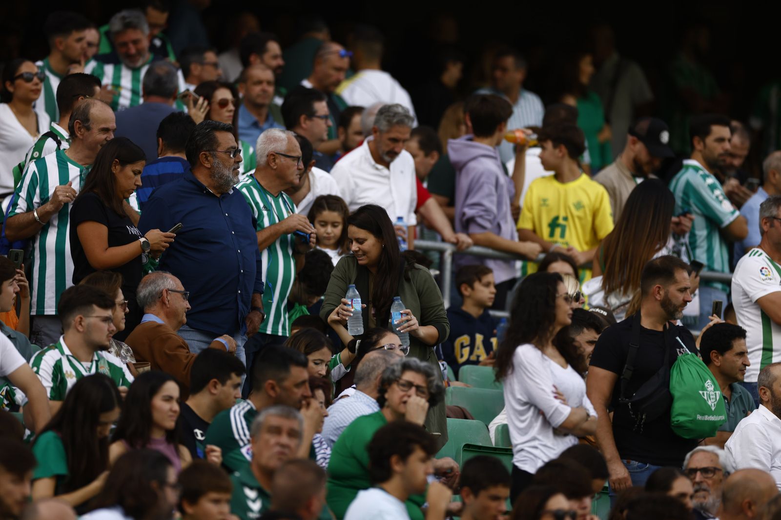 Búscate en las fotos del Betis-Atlético de Madrid