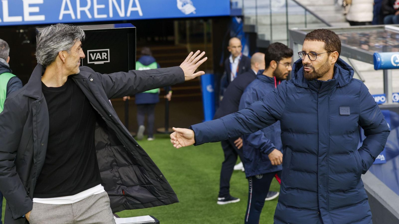 Imanol saluda a Bordalás antes del último Real Sociedad-Getafe.