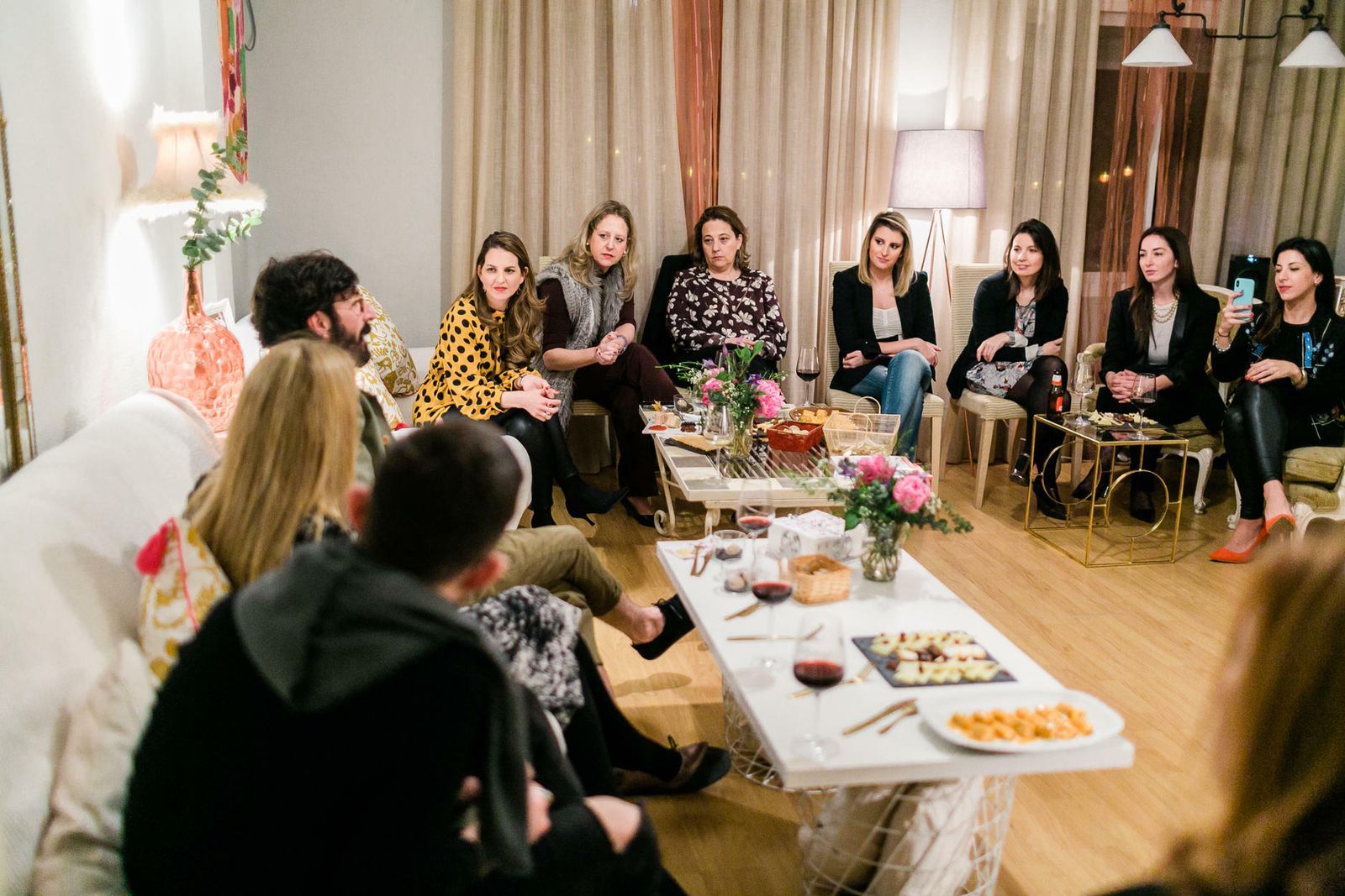 Invitados durante la primera velada 'Ilusiones sobre la mesa'.