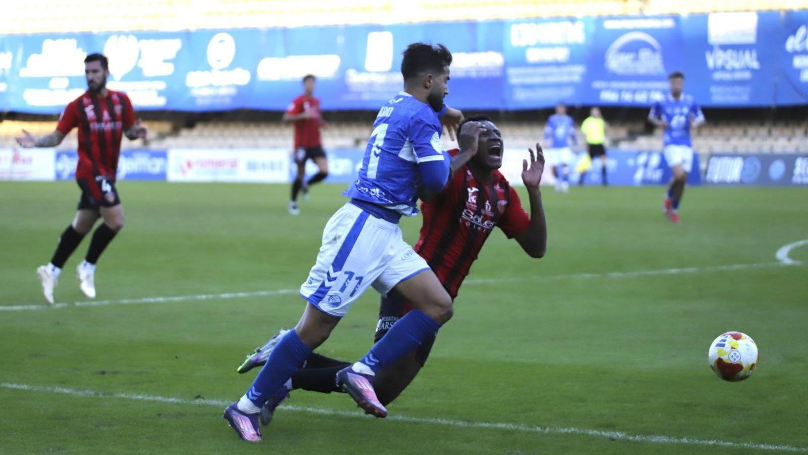 Ilias fue el jugador azulino que más peligro generó.