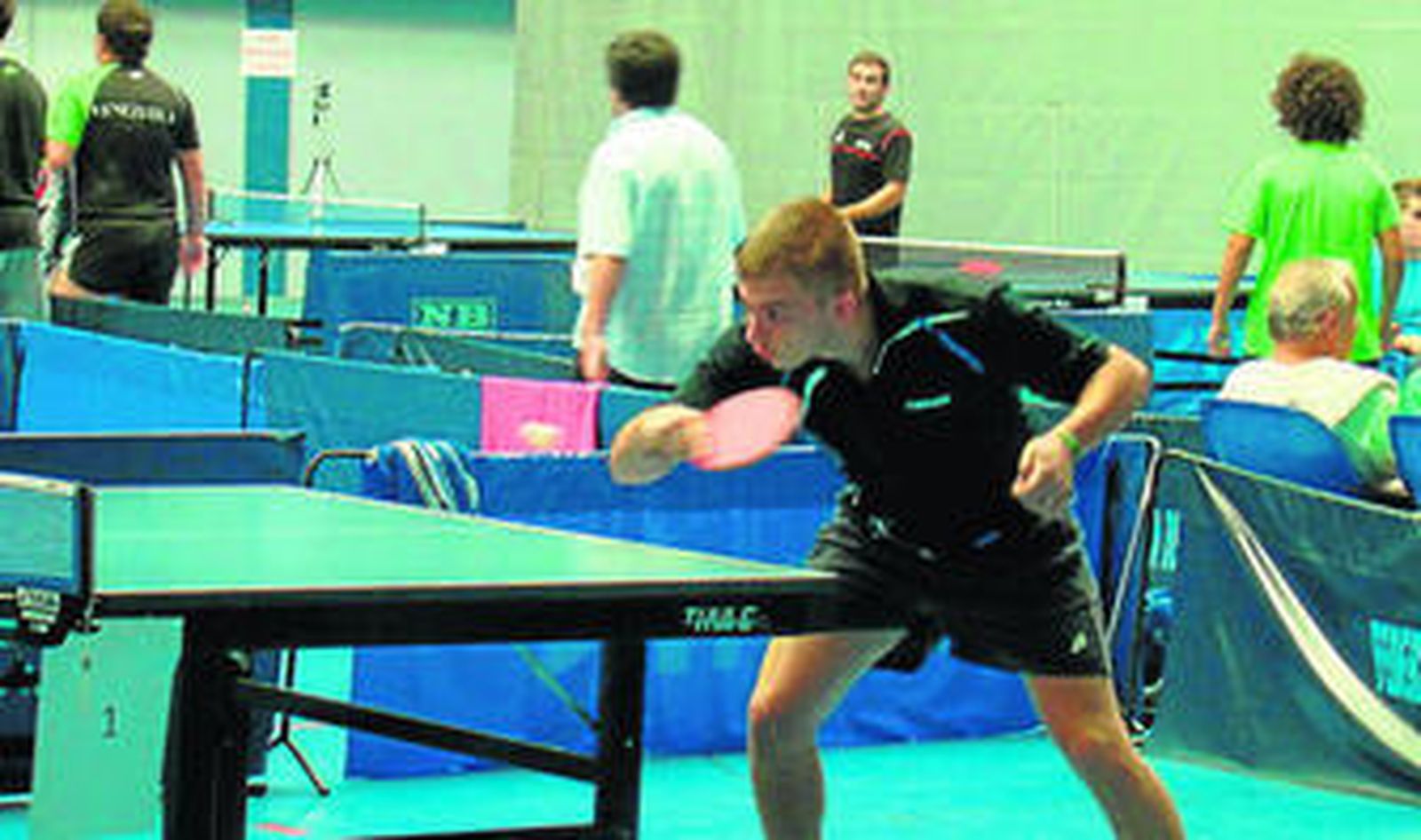 Uno de los jugadores del equipo onubense, en acción.