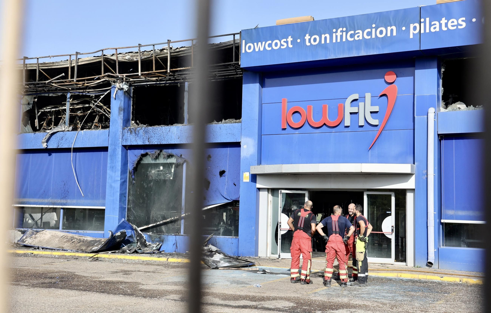 Incendio en el gimnasio Lowfit de Castilleja de la Cuesta