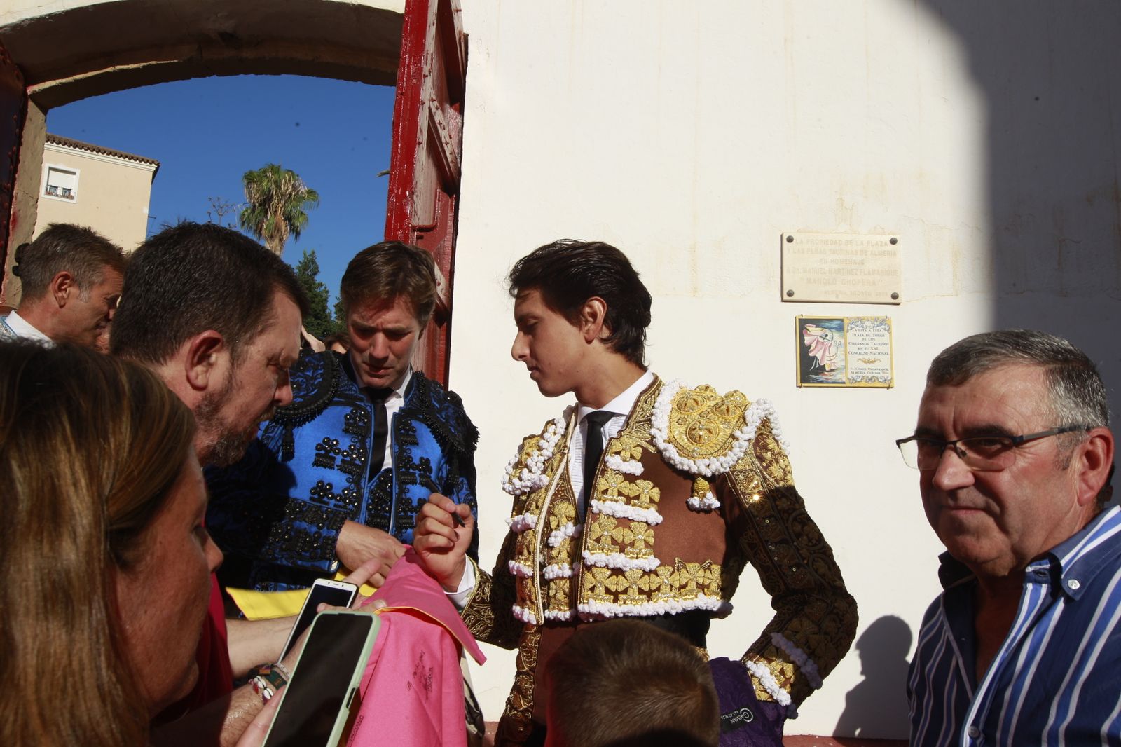 Imágenes del ambiente de la corrida de toros de la Feria de Almería