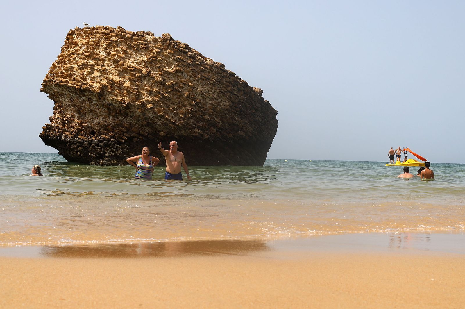 Imágenes del caluroso fin de semana en las playas de Huelva