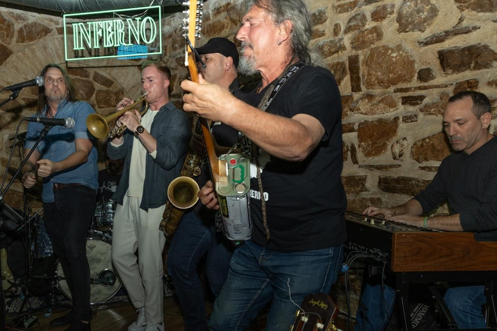 Homenaje a Antonio Jaén en la sala de conciertos que fundó en la ciudad.