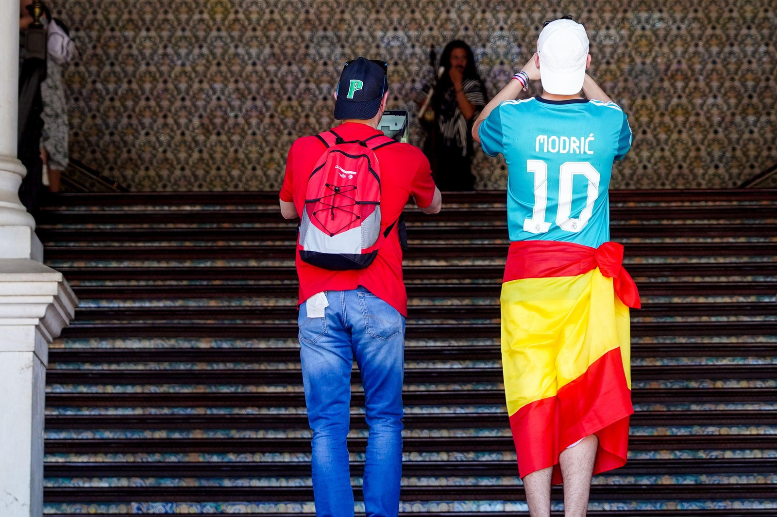 Las fotos de aficionados de Real Madrid y Osasuna el día de la final de Copa en Sevilla