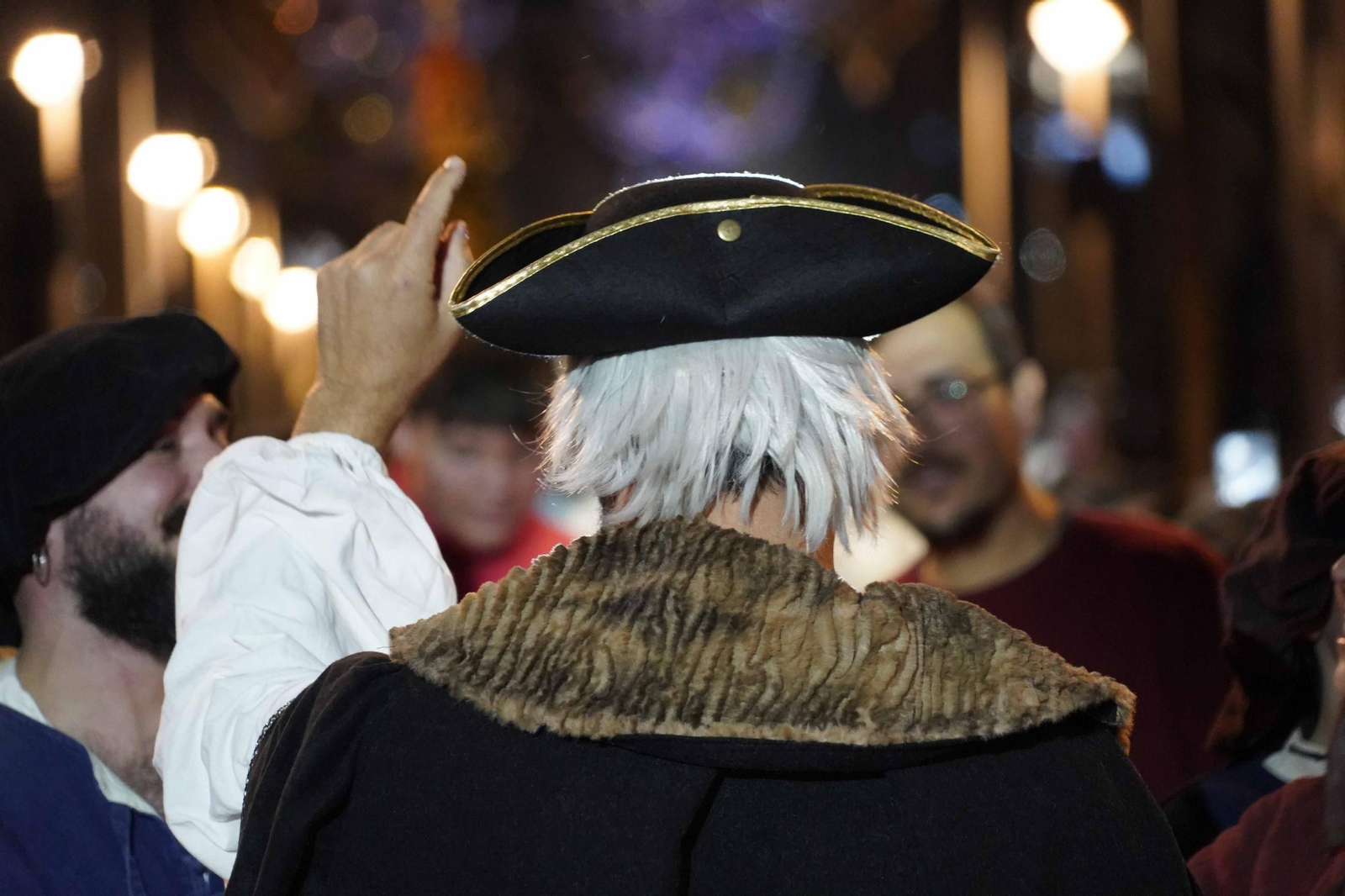 Las mejores imágenes del encendido del alumbrado 2025 en la Plaza de las Monjas