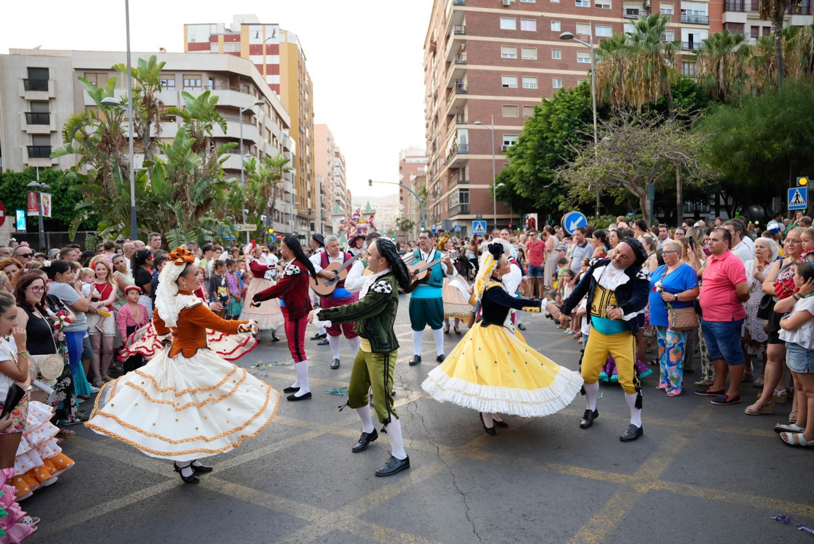 Así se ha vivido la Batalla de Flores en la Feria de Almería