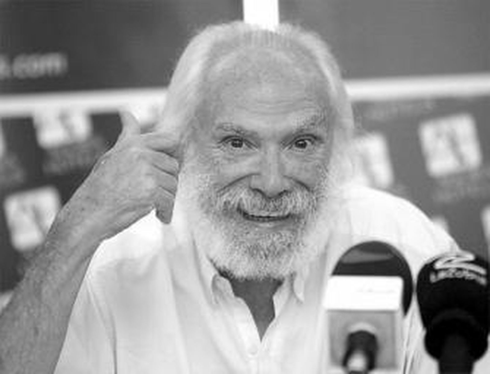 El cantautor francés Georges Moustaki participó ayer en el certamen de Poesía en el Laurel de Granada.