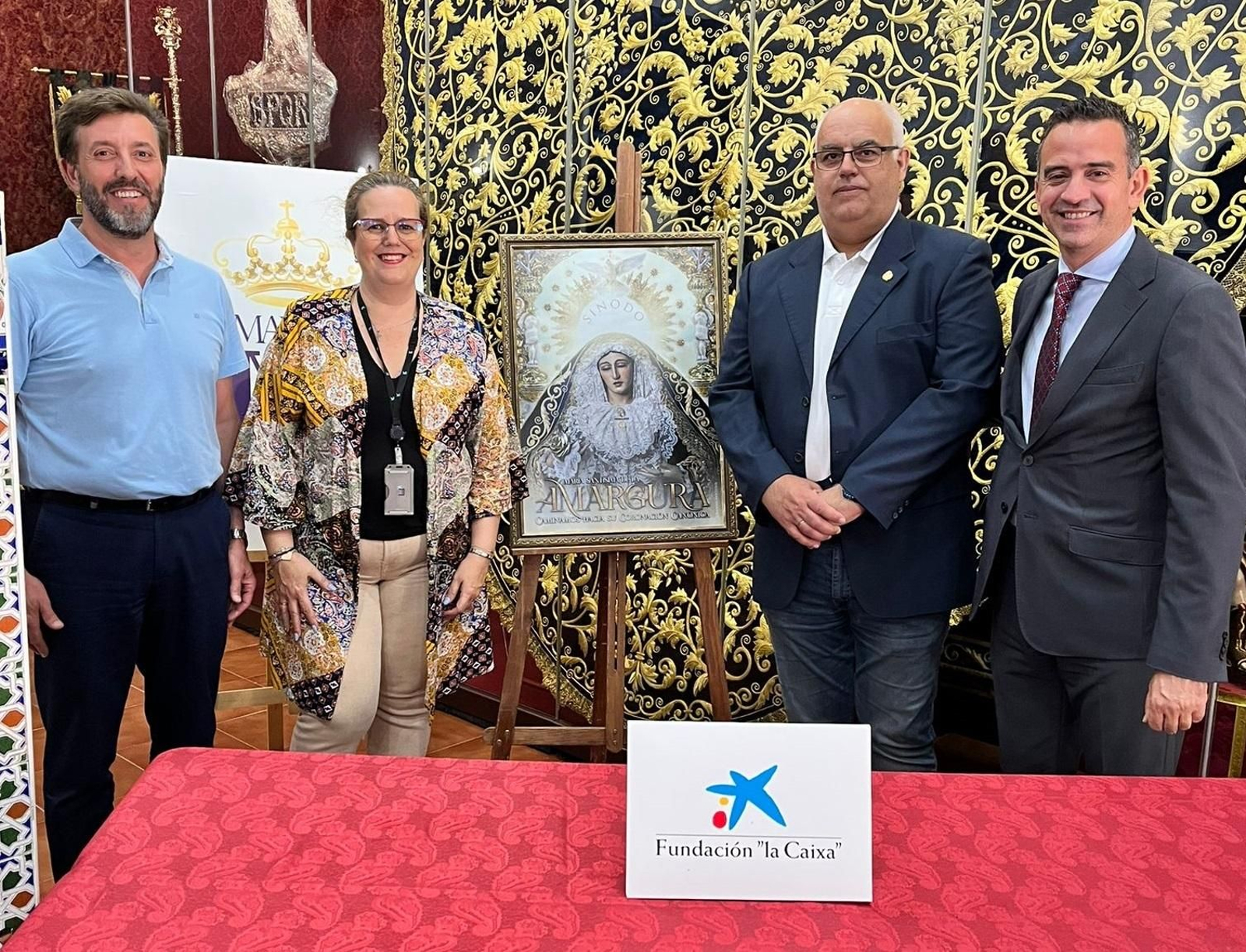 Firma del acuerdo entre la Fundación la Caixa y El Nazareno.