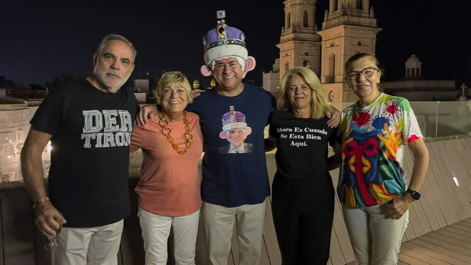 Salvador Celada, Pochi Arroyo, Fernando Estrella, Margarita Marqués y Carmen Romero. Salvador Celada, Pochi Arroyo, Fernando Estrella, Margarita Marqués y Carmen Romero.