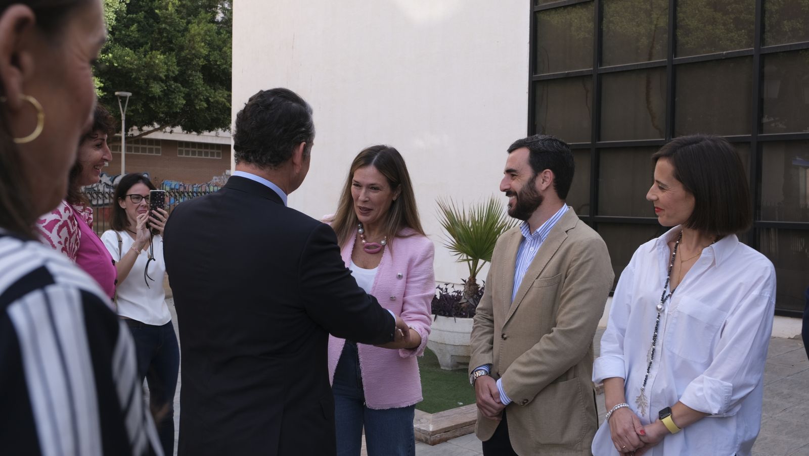 Imágenes de la visita del Consejero de Presidencia, Antonio Sanz, a la Alcaldía de Almería