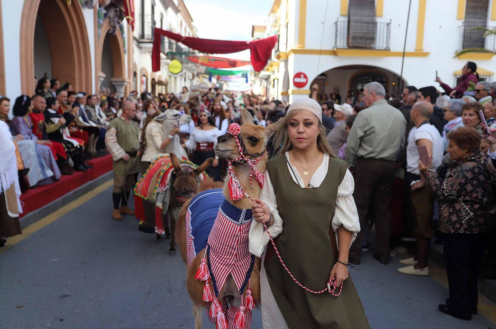 Imágenes del gran ambiente en la Feria Medieval de Palos de la Frontera, Huelva