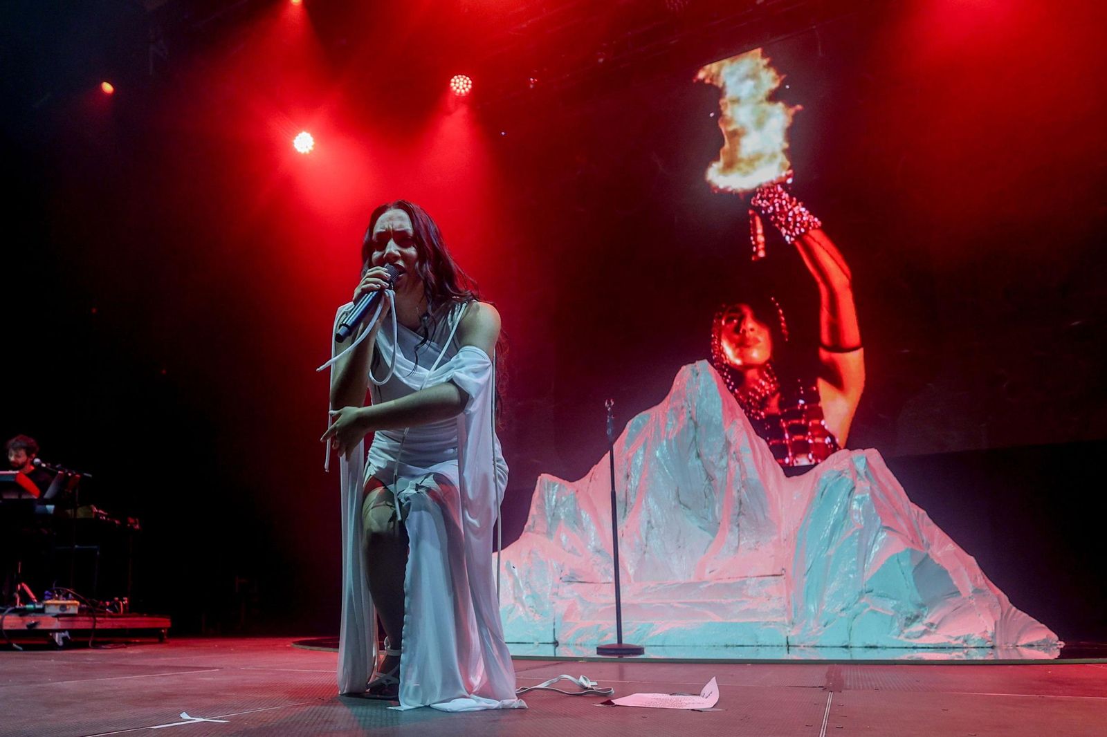 María José Llergo durante un concierto.