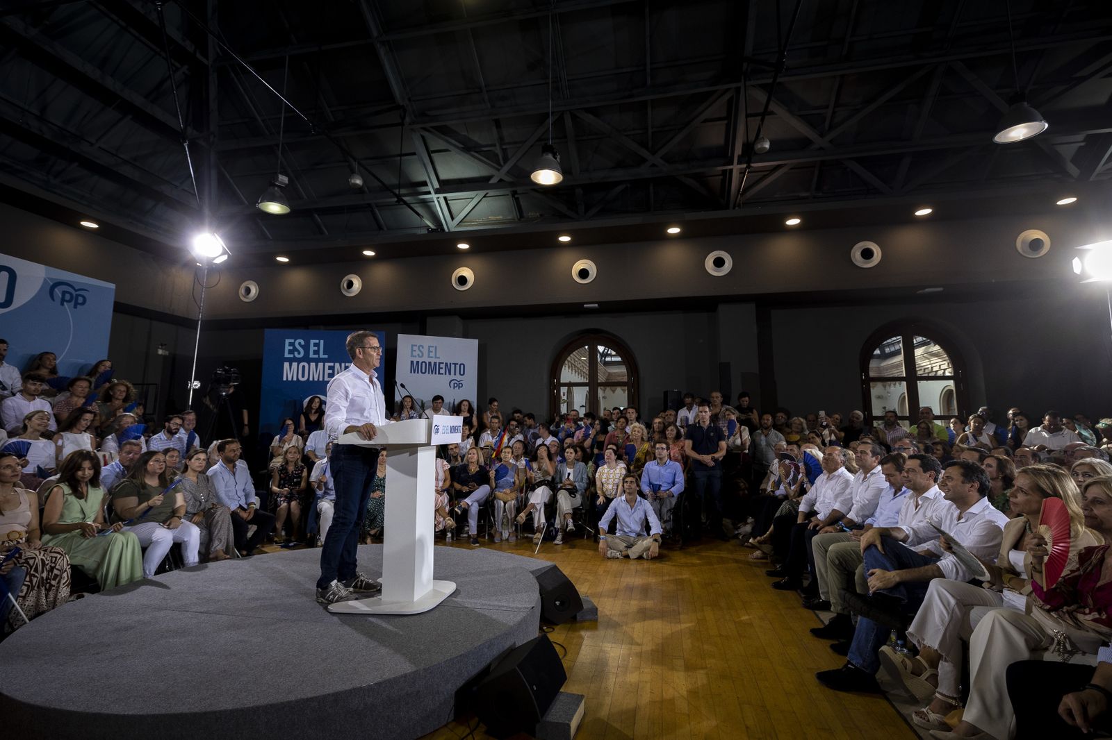 Las imágenes del mitin de Alberto Nuñez Feijoó en Cádiz