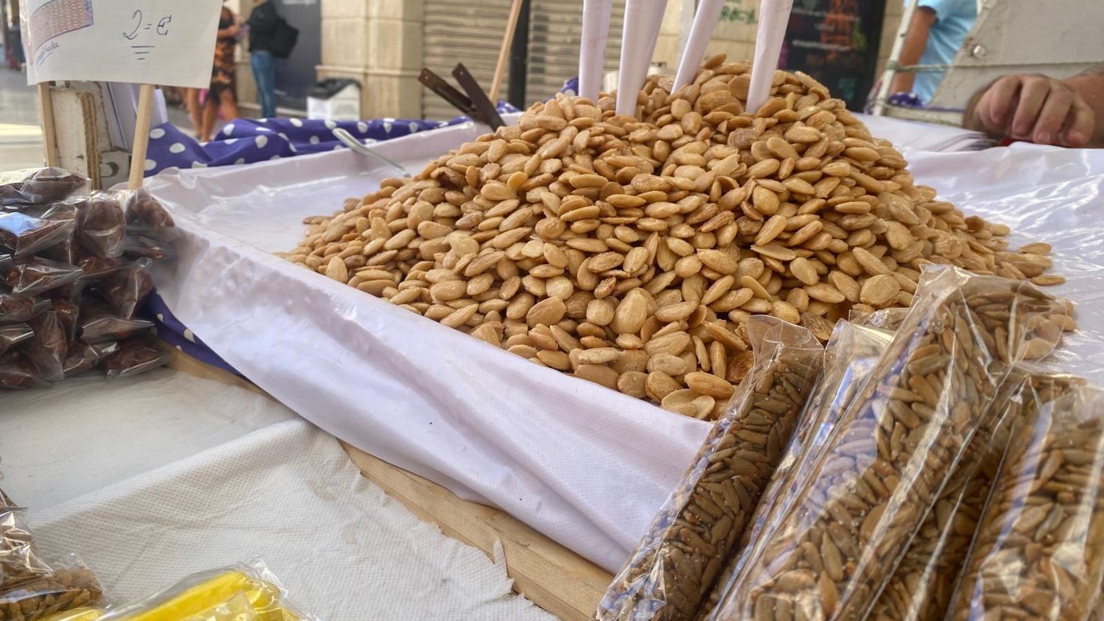 Frutos secos puesto calle Larios Frutos secos puesto calle Larios