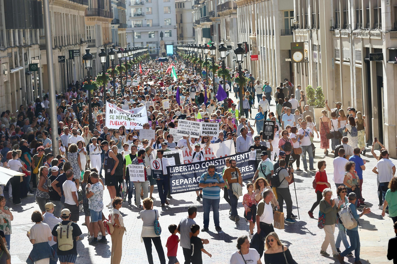La Marea Blanca sale a las calles de Málaga para defender la sanidad pública andaluza