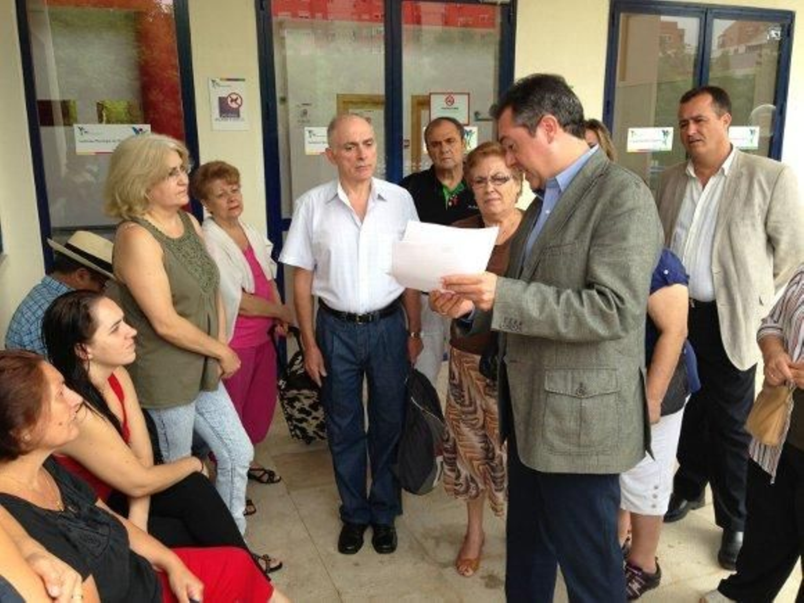 Espadas anuncia medidas jurídicas contra la privatización de los centros Los Mares y San Jerónimo