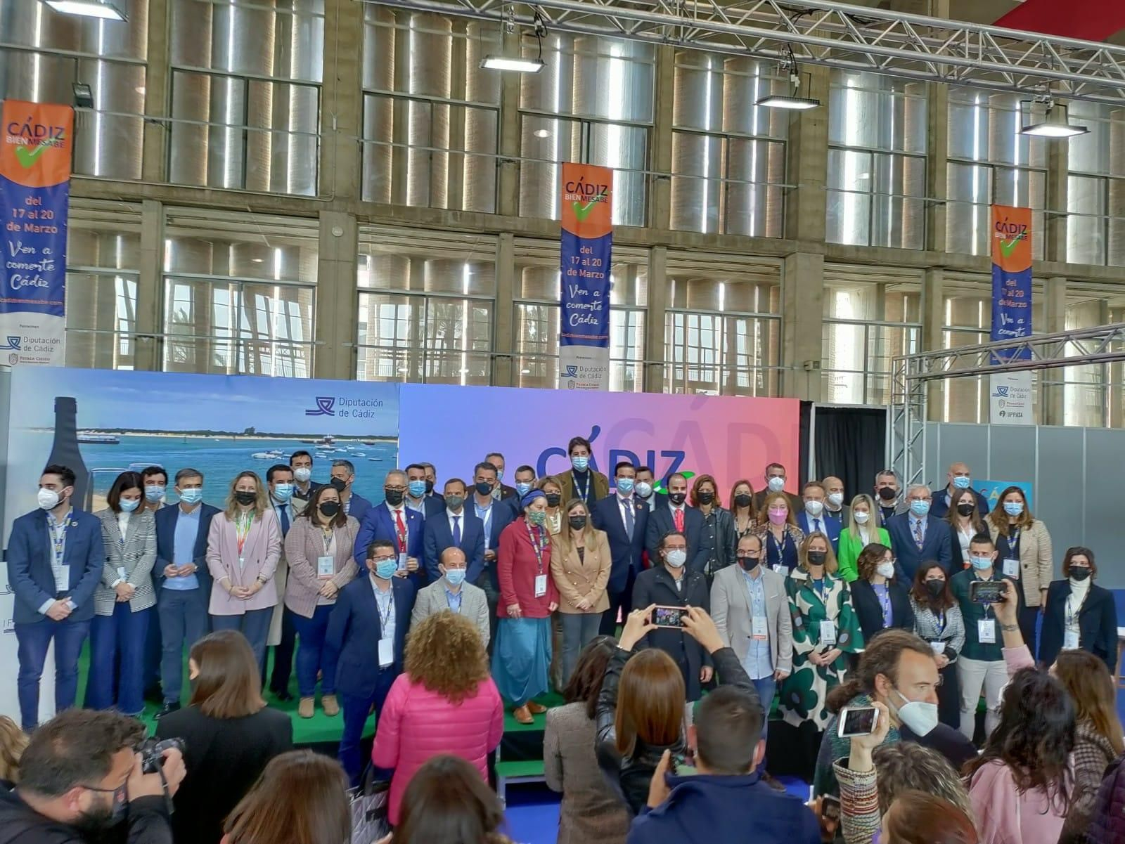 Representantes de la provincia en la inauguración de 'Cádiz bienmesabe'