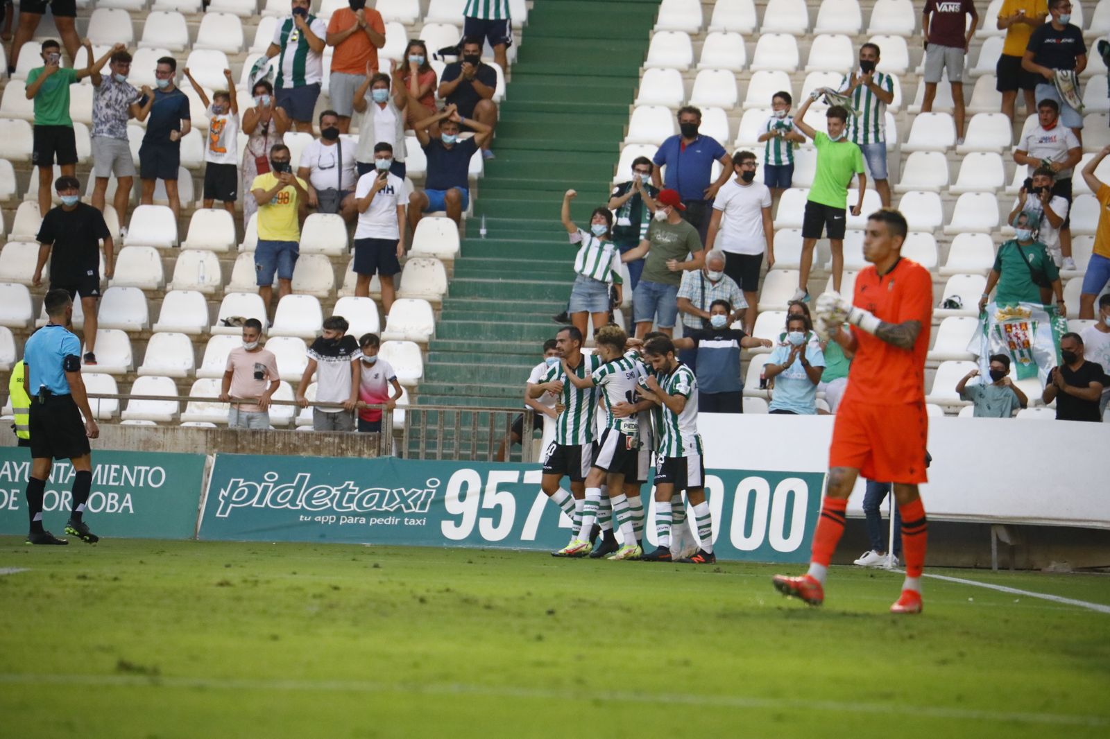 La victoria del Córdoba CF ante el Cádiz B, en imágenes