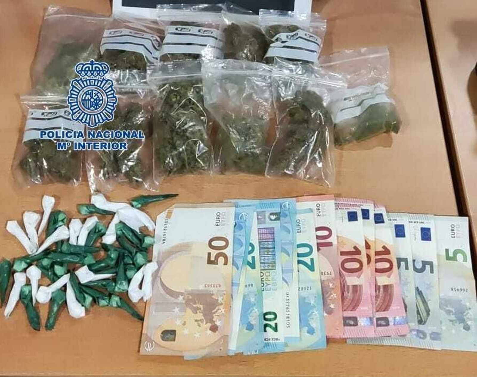 Los efectos intervenidos por la Policía.