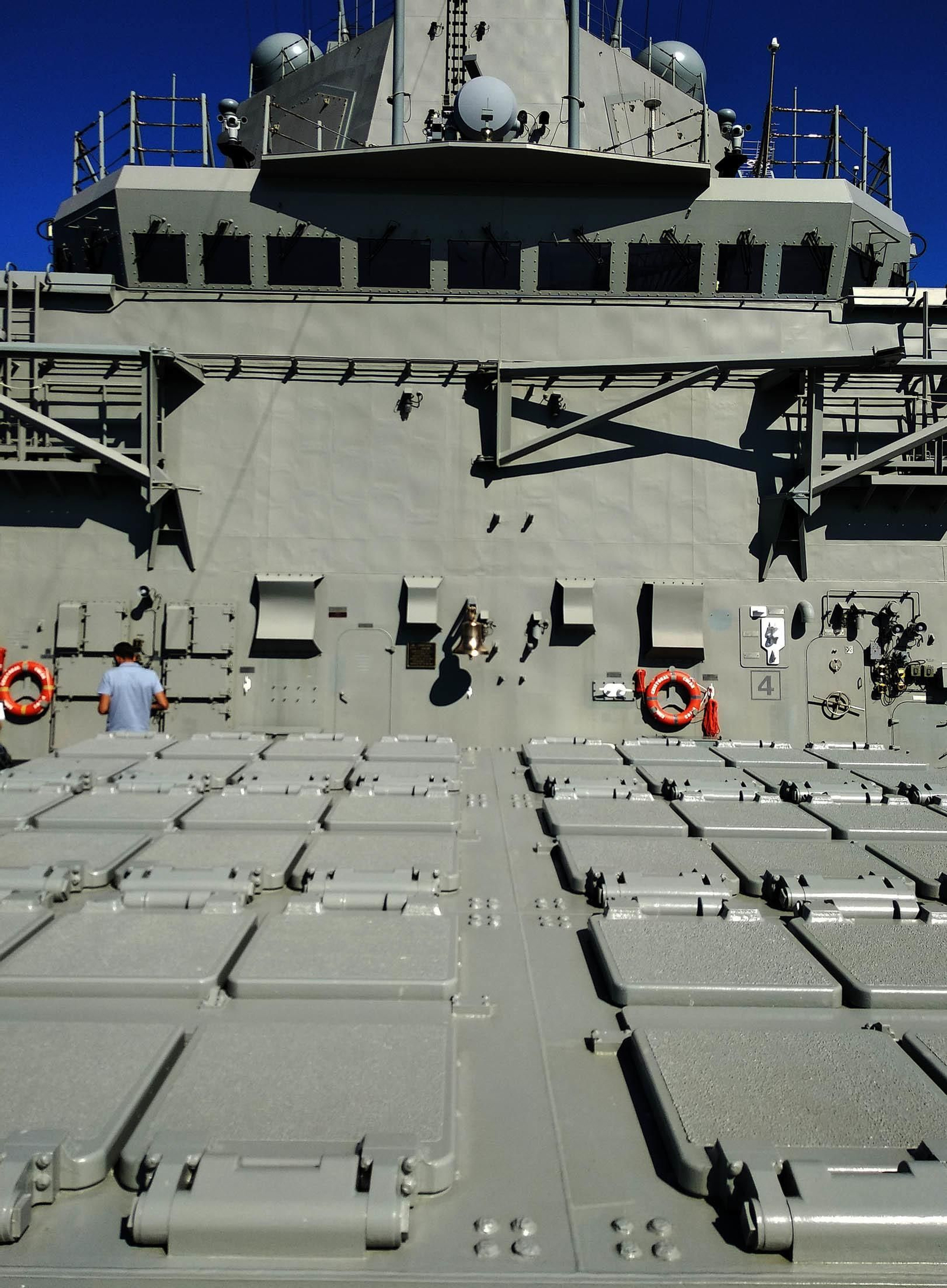 Imágenes de la Fragata Cristóbal Colón F-105